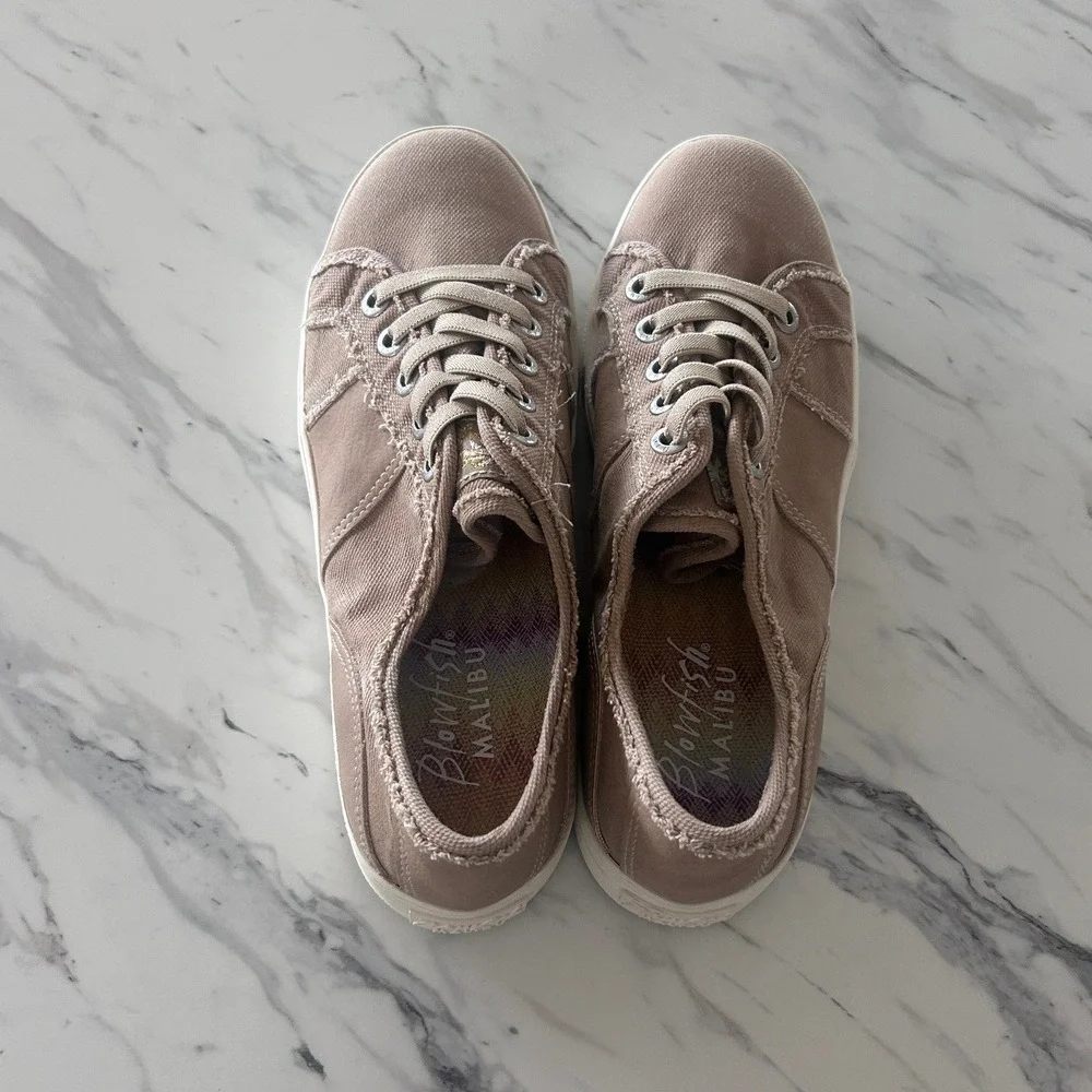 Blowfish Malibu Womens 8.5 Tan Canvas Platform Sneakers Distressed Frayed Edge - Picture 7 of 10
